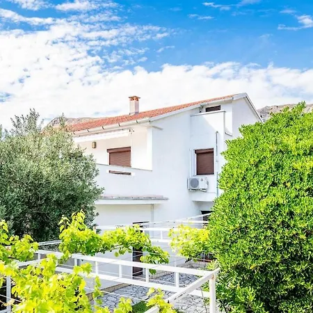 Apartman Adora A2a